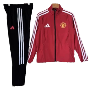 Tuta da allenamento rossa e nera del Manchester United per la stagione 2026/2027